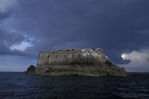 Fort de la Conchée à Saint-Malo. © Philip Plisson / Plisson La Trinité / AA01406 - Nos reportages photos - Nuage