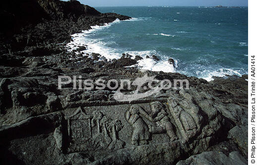 Oeuvre d'art dans les rocher de Rothéneuf. - © Philip Plisson / Plisson La Trinité / AA01414 - Nos reportages photos - Rocher