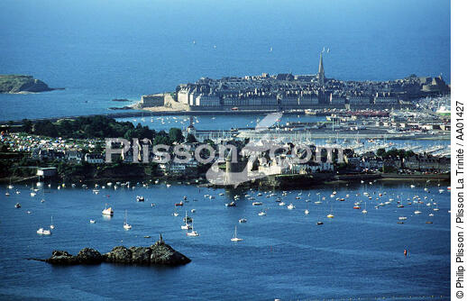 Saint-Servan et Saint-Malo. - © Philip Plisson / Plisson La Trinité / AA01427 - Nos reportages photos - Termes divers