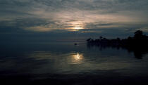 Loctudy au crépuscule. © Philip Plisson / Plisson La Trinité / AA01438 - Nos reportages photos - Trouée