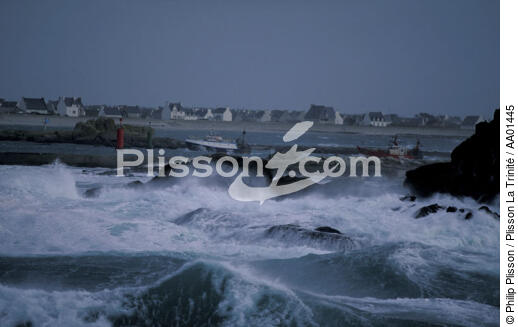 Tempête sur Penmarc'h et Saint-Guénolé. - © Philip Plisson / Plisson La Trinité / AA01445 - Photo Galleries - Storm at sea