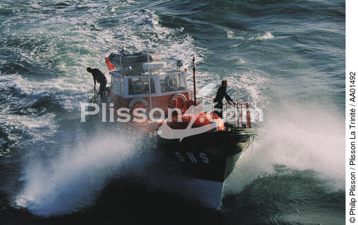 Canot de sauvetage, Le Conquet. - © Philip Plisson / Plisson La Trinité / AA01492 - Photo Galleries - Brittany