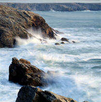 Mer en mouvement sur la côte sauvage. © Philip Plisson / Pêcheur d’Images / AA01493 - Photo Galleries - Square format