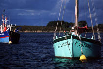 Bateaux de pêche en rivière d'Etel. © Guillaume Plisson / Plisson La Trinité / AA01554 - Nos reportages photos - Rivière [56]
