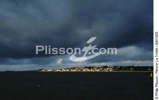 Ciel de grain sur Carantec. - © Philip Plisson / Plisson La Trinité / AA01625 - Photo Galleries - Stormy sky