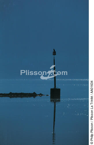 Balise sur L'Elorn. - © Philip Plisson / Plisson La Trinité / AA01634 - Nos reportages photos - Finistère