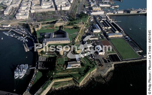 Préfecture maritime de Brest. - © Philip Plisson / Plisson La Trinité / AA01645 - Photo Galleries - Brest