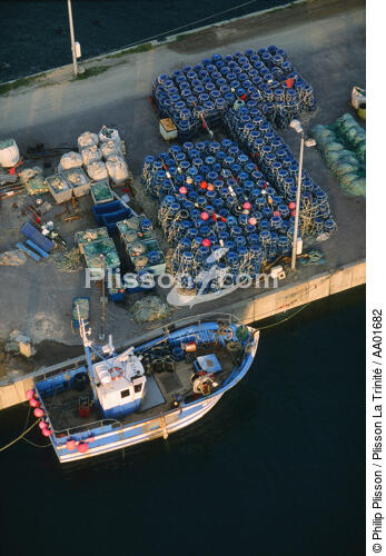 Chalutier de l'Ile de Batz. - © Philip Plisson / Plisson La Trinité / AA01682 - Photo Galleries - Fishing nets