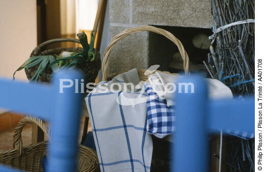 Intérieur d'une maison à Houat. - © Philip Plisson / Plisson La Trinité / AA01708 - Photo Galleries - Morbihan