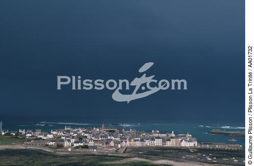 Ciel gris sur l'Ile de Sein. - © Guillaume Plisson / Plisson La Trinité / AA01732 - Nos reportages photos - Sein [Ile de]