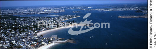 Vue aérienne de Lorient. - © Philip Plisson / Plisson La Trinité / AA01740 - Nos reportages photos - Panoramique horizontal
