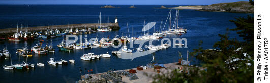 Le port de Houat. - © Philip Plisson / Plisson La Trinité / AA01752 - Nos reportages photos - Panoramique horizontal
