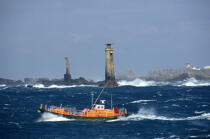 Canot de sauvetage près de Nividic. © Philip Plisson / Plisson La Trinité / AA01768 - Photo Galleries - Lighthouse [29]
