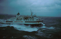 Un Ferry de Emeraude Lines. © Philip Plisson / Plisson La Trinité / AA01803 - Nos reportages photos - Ferry