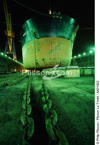 Proue du Pierre LD au chantier de Brest. - © Philip Plisson / Plisson La Trinité / AA01822 - Photo Galleries - Shipyards