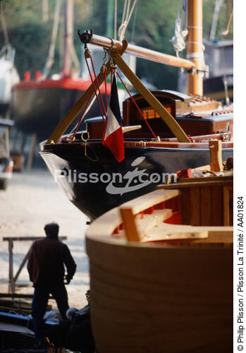 Le chantier du Guip à l'Ile aux Moines. - © Philip Plisson / Plisson La Trinité / AA01824 - Photo Galleries - Naval repairs