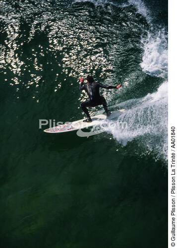 Surfer à Quiberon. - © Guillaume Plisson / Plisson La Trinité / AA01840 - Photo Galleries - Sport and Leisure