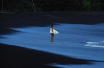 Surfeur. © Philip Plisson / Plisson La Trinité / AA01846 - Nos reportages photos - Polynésie française