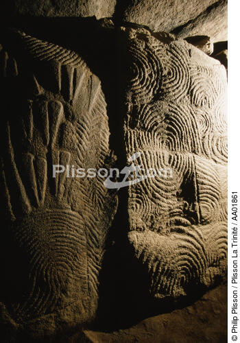 Tumulus de Gavrinis. - © Philip Plisson / Plisson La Trinité / AA01861 - Photo Galleries - Brittany