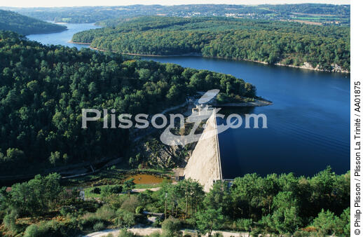 Barrage de Guerlédan. - © Philip Plisson / Plisson La Trinité / AA01875 - Nos reportages photos - Hydrologie