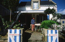 Un commerçant de La Trinité-sur-mer. © Philip Plisson / Plisson La Trinité / AA01966 - Nos reportages photos - Morbihan