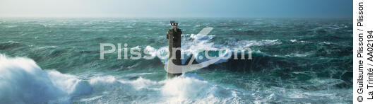 Tempête sur le phare de Nividic. - © Guillaume Plisson / Plisson La Trinité / AA02194 - Nos reportages photos - Phares France