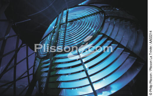 Gros plan sur la lentille du phare Créac'h. - © Philip Plisson / Plisson La Trinité / AA02214 - Photo Galleries - Créac'h