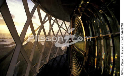 Vue du phare Créac'h. - © Philip Plisson / Plisson La Trinité / AA02216 - Nos reportages photos - Lentille