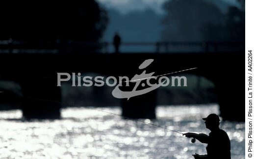 Pêcheur à Mount Juliet. - © Philip Plisson / Plisson La Trinité / AA02264 - Nos reportages photos - Pêche à la mouche