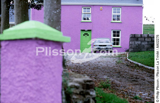 Maison de couleur à Ballycotton. - © Philip Plisson / Plisson La Trinité / AA02276 - Nos reportages photos - Cottage