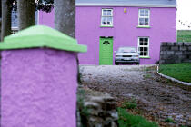 Maison de couleur à Ballycotton. © Philip Plisson / Plisson La Trinité / AA02276 - Nos reportages photos - Maison