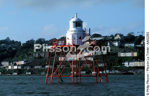 Entrée du port de Cobh. - © Philip Plisson / Plisson La Trinité / AA02283 - Nos reportages photos - Cobh