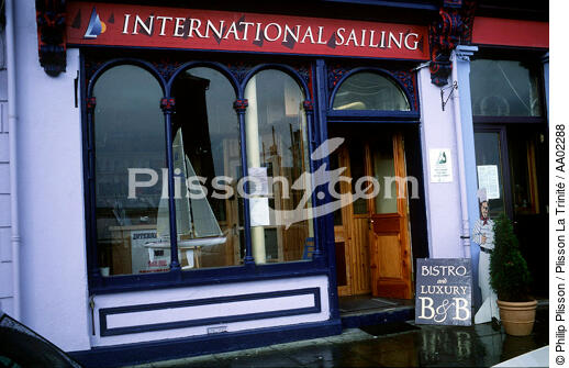 Magasins à Cobh. - © Philip Plisson / Plisson La Trinité / AA02288 - Nos reportages photos - Restaurant