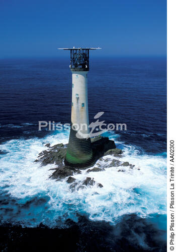Le phare de Wolf Rock. - © Philip Plisson / Plisson La Trinité / AA02300 - Nos reportages photos - Pays étranger