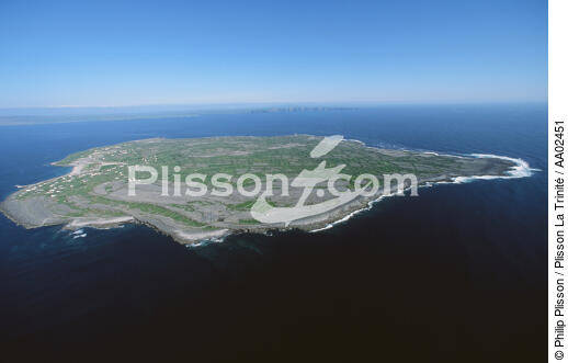 Vue aérienne d'Inisheer. - © Philip Plisson / Plisson La Trinité / AA02451 - Photo Galleries - Site of interest [Ire]