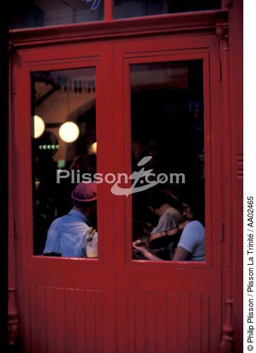 Pub à Galway. - © Philip Plisson / Plisson La Trinité / AA02465 - Photo Galleries - Night