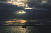 Bateau de pêche dans Galway Bay. © Philip Plisson / Plisson La Trinité / AA02493 - Photo Galleries - Fishing vessel