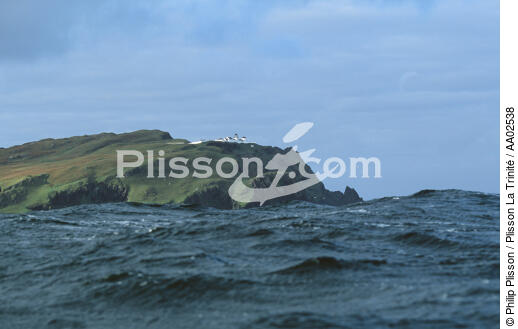 Phare (et maison d'hôte) sur Clare Island. - © Philip Plisson / Plisson La Trinité / AA02538 - Photo Galleries - Maritime Signals