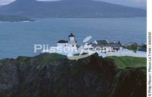 Le phare/maison d'hôte de Clare Island. - © Philip Plisson / Plisson La Trinité / AA02540 - Photo Galleries - Island [Ire]