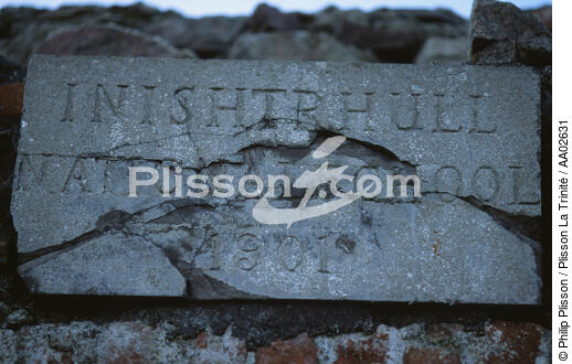 Plaque de l'ancienne école d'Inishtrahull. - © Philip Plisson / Plisson La Trinité / AA02631 - Photo Galleries - Irish Lighthouses