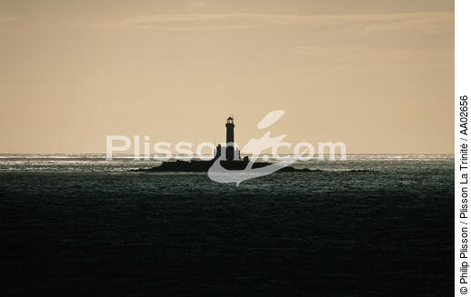 Phare de Tuskar Rock, unissant mer d'Irlande et océan Atlantique. - © Philip Plisson / Plisson La Trinité / AA02656 - Photo Galleries - Lighthouse [Ire]