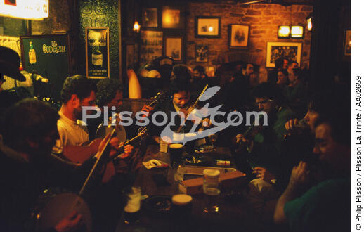 Pub le Galway Inn à Lorient. - © Philip Plisson / Plisson La Trinité / AA02659 - Photo Galleries - Tradition
