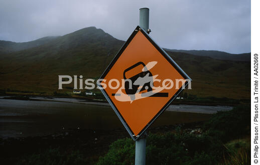 Panneau signalétique. - © Philip Plisson / Plisson La Trinité / AA02669 - Nos reportages photos - Panneau de signalisation