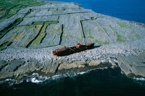 Wreck on Inisheer. © Philip Plisson / Plisson La Trinité / AA02715 - Photo Galleries - Island [Ire]