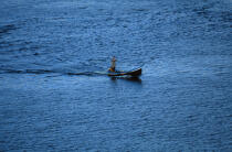 Barque la nuit. © Philip Plisson / Plisson La Trinité / AA02727 - Photo Galleries - Rowing boat