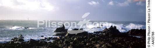 Pointe de Pern, Ouessant - © Philip Plisson / Plisson La Trinité / AA02788 - Nos reportages photos - Mer agitée