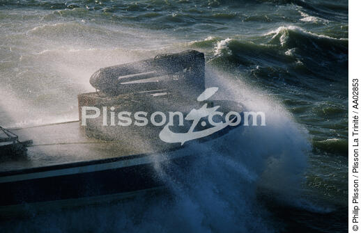 Ponton ostréicole en Baie de Quiberon. - © Philip Plisson / Plisson La Trinité / AA02853 - Photo Galleries - Storm at sea