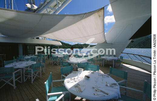 Restaurant sur le Ponant - © Philip Plisson / Plisson La Trinité / AA02908 - Photo Galleries - Elements of boat