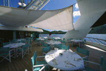 Restaurant sur le Ponant © Philip Plisson / Plisson La Trinité / AA02908 - Nos reportages photos - Bord-à-bord