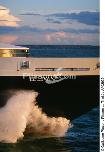 Le Levant lumière de fin de journée. - © Guillaume Plisson / Plisson La Trinité / AA02939 - Nos reportages photos - Paquebot